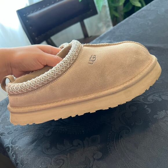 Ugg tazz slippers light tan color size 5 big kids - Picture 3 of 12